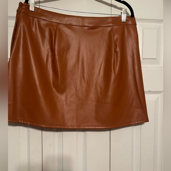 A New Day women’s 14 New with tags leather like skirt - Picture 2 of 2